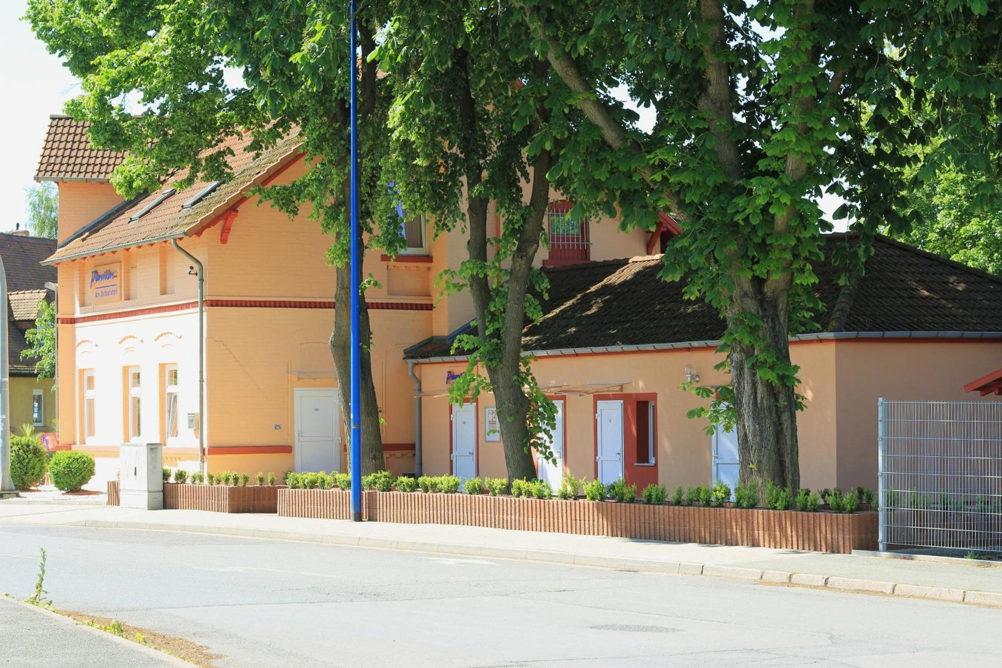 Pension Am Ostbahnhof Гота Екстериор снимка